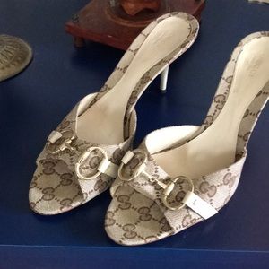 Gucci slip on tan and brown GG limited wear h